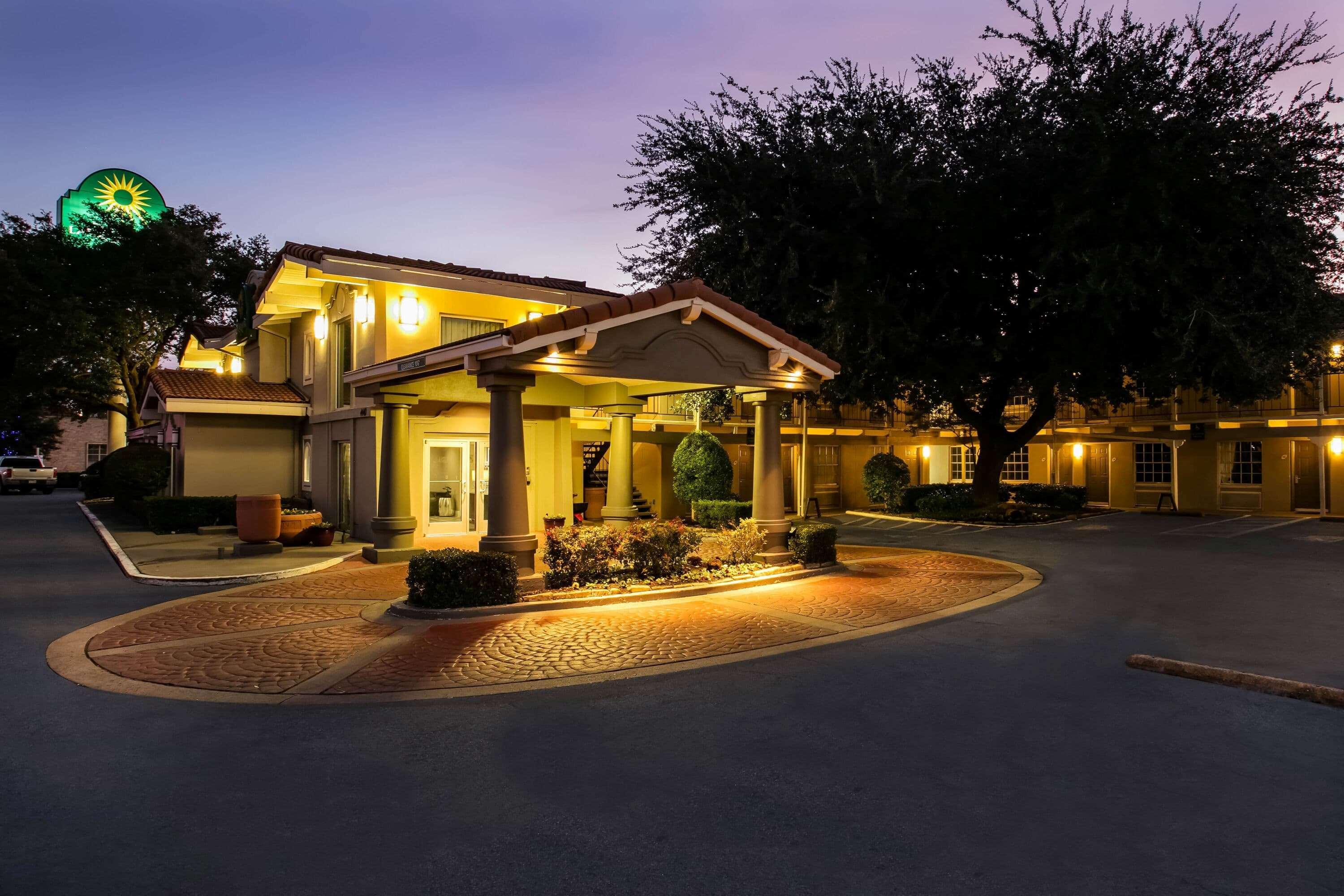 La Quinta Inn By Wyndham Dallas Uptown Exteriér fotografie