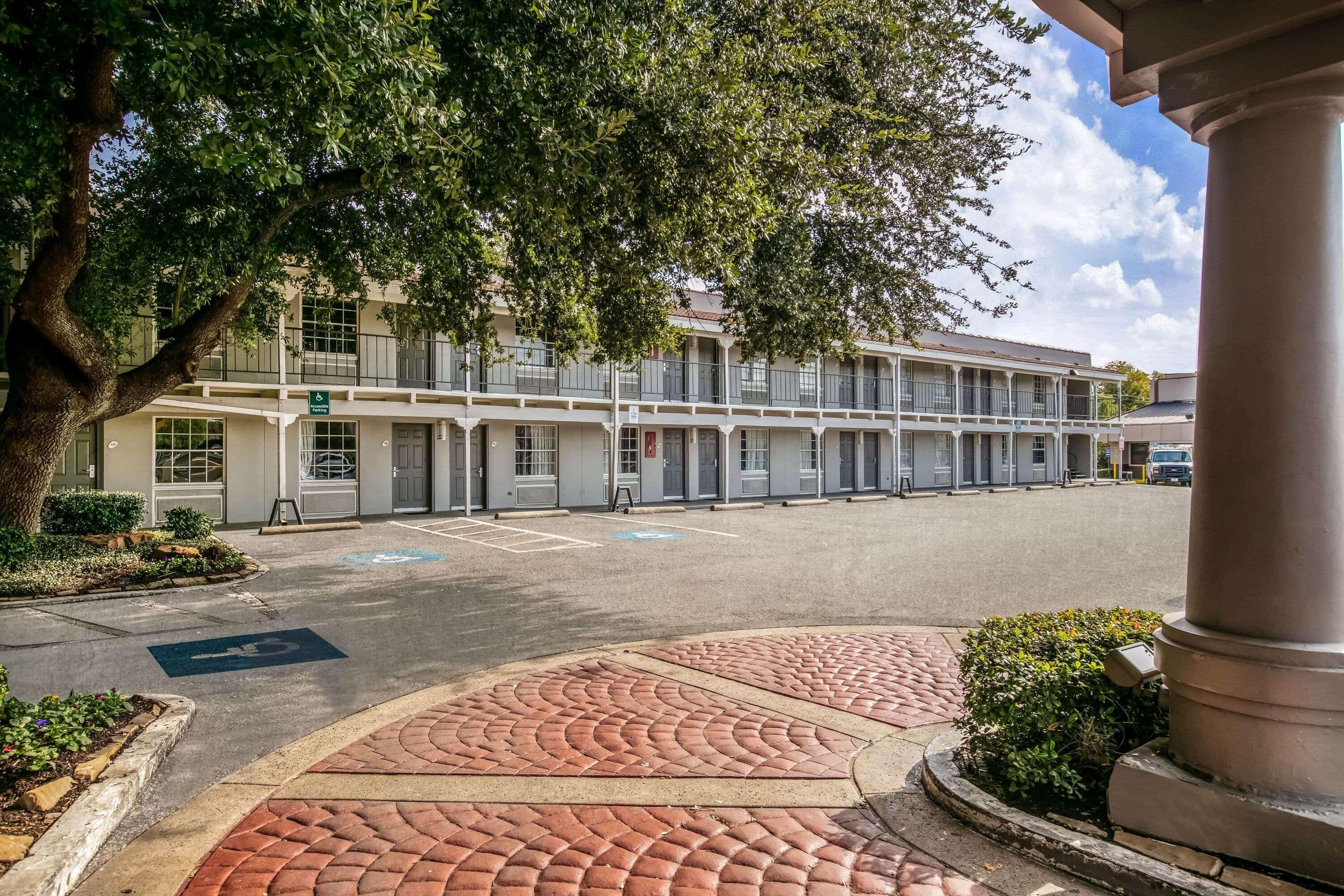 La Quinta Inn By Wyndham Dallas Uptown Exteriér fotografie