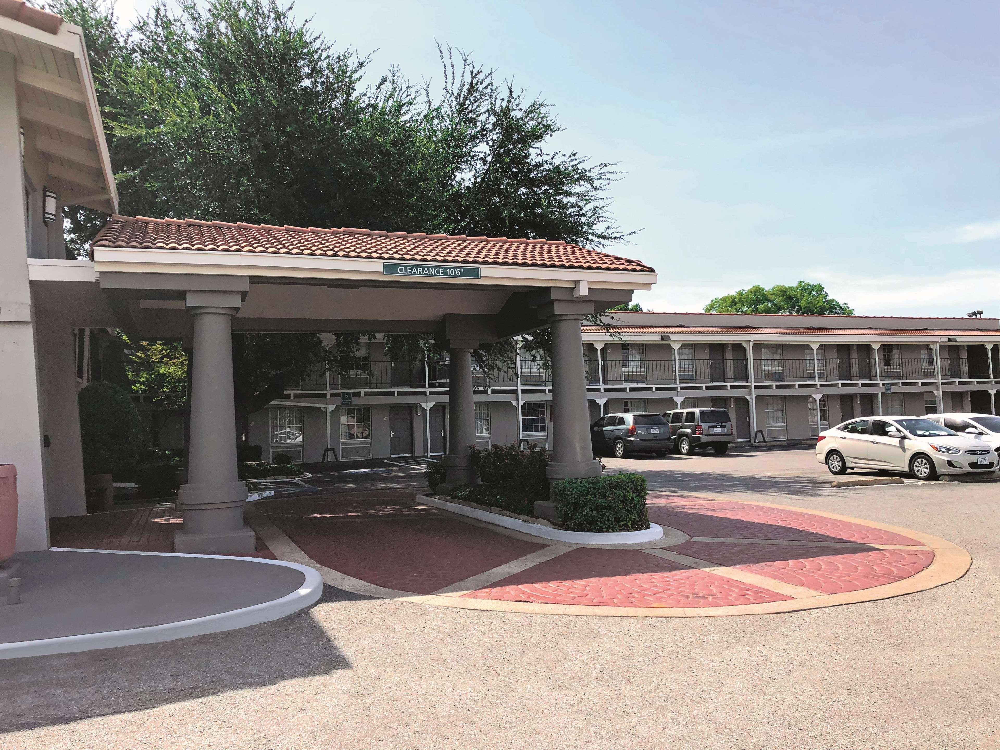La Quinta Inn By Wyndham Dallas Uptown Exteriér fotografie