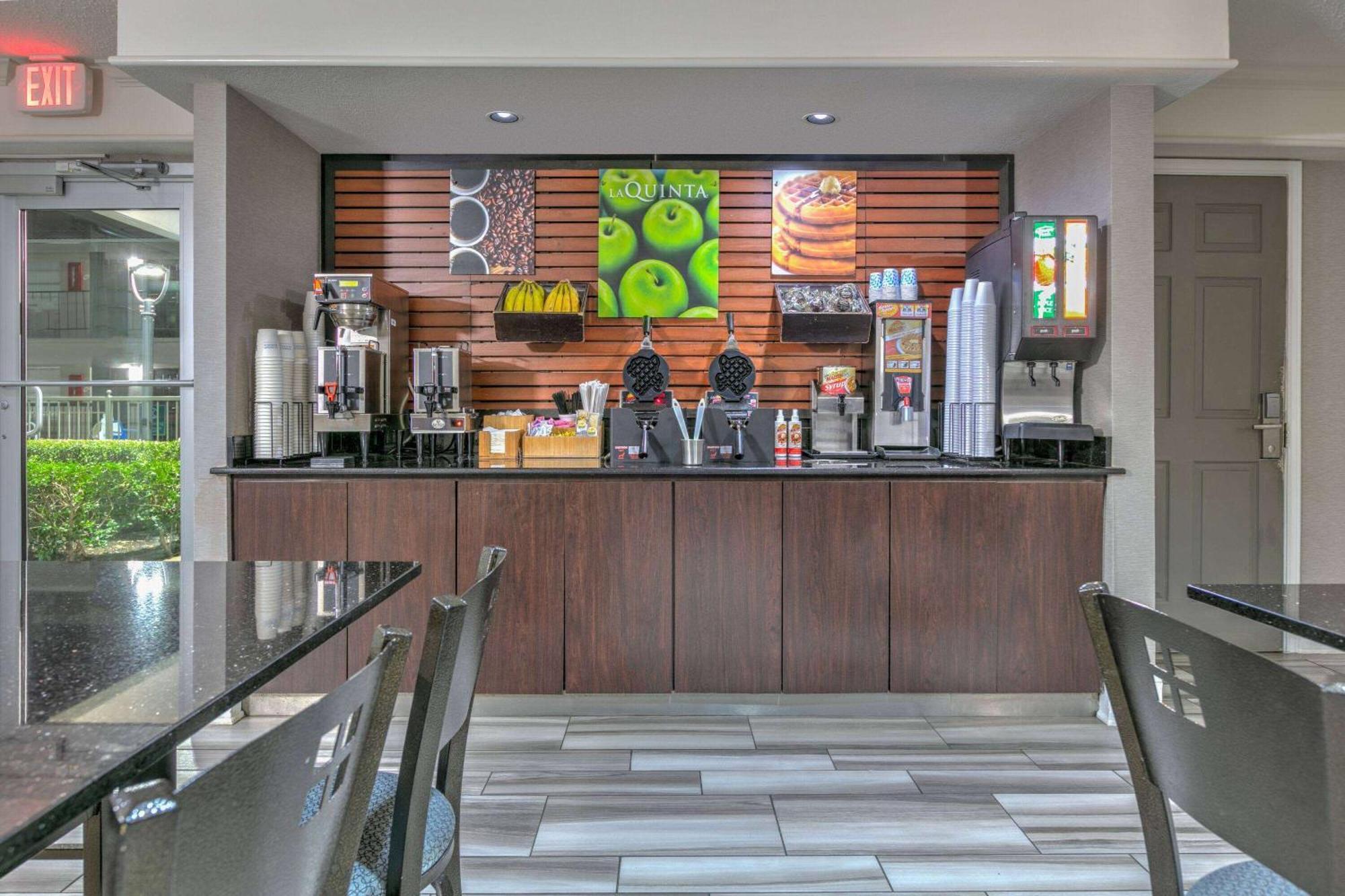 La Quinta Inn By Wyndham Dallas Uptown Exteriér fotografie