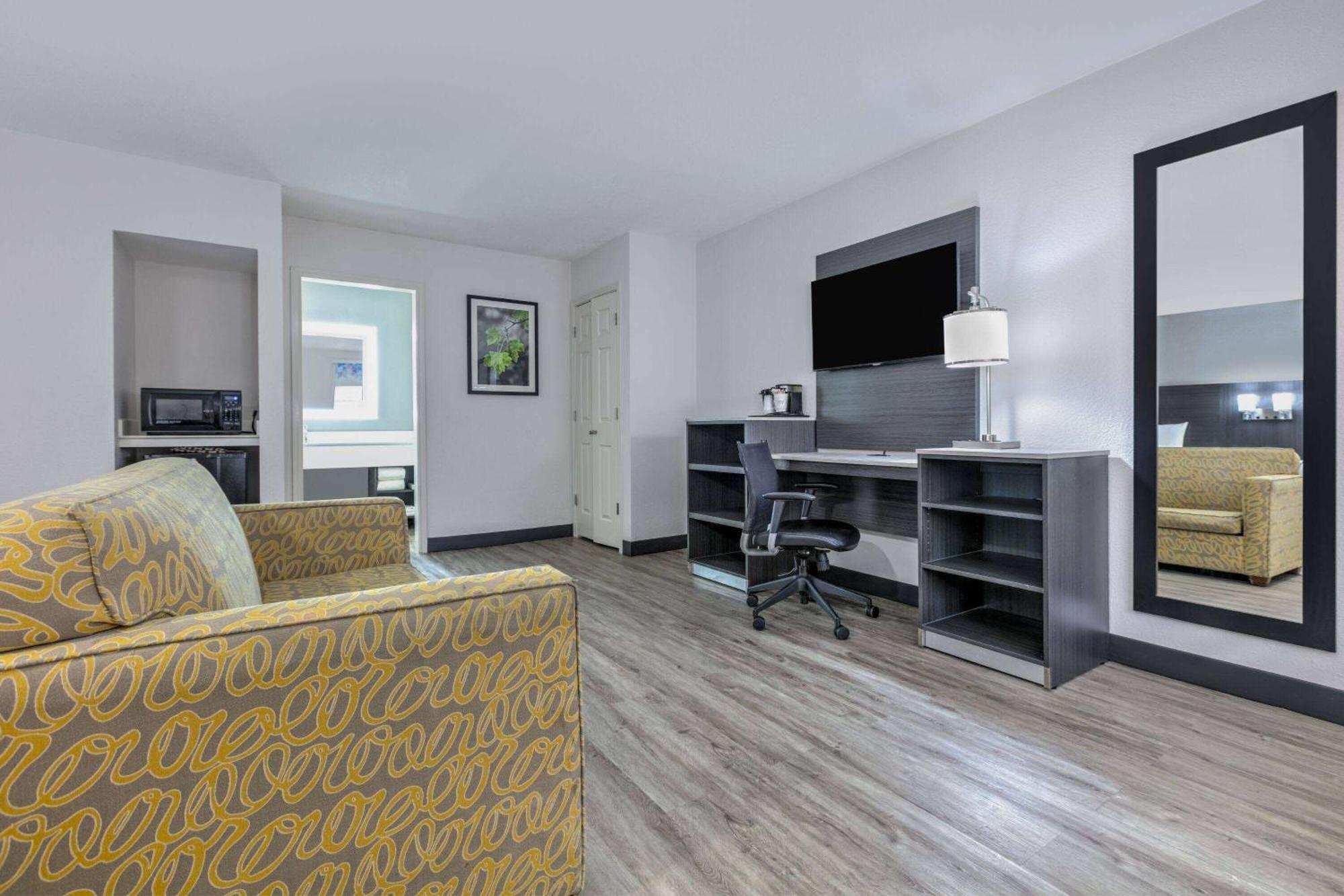 La Quinta Inn By Wyndham Dallas Uptown Exteriér fotografie