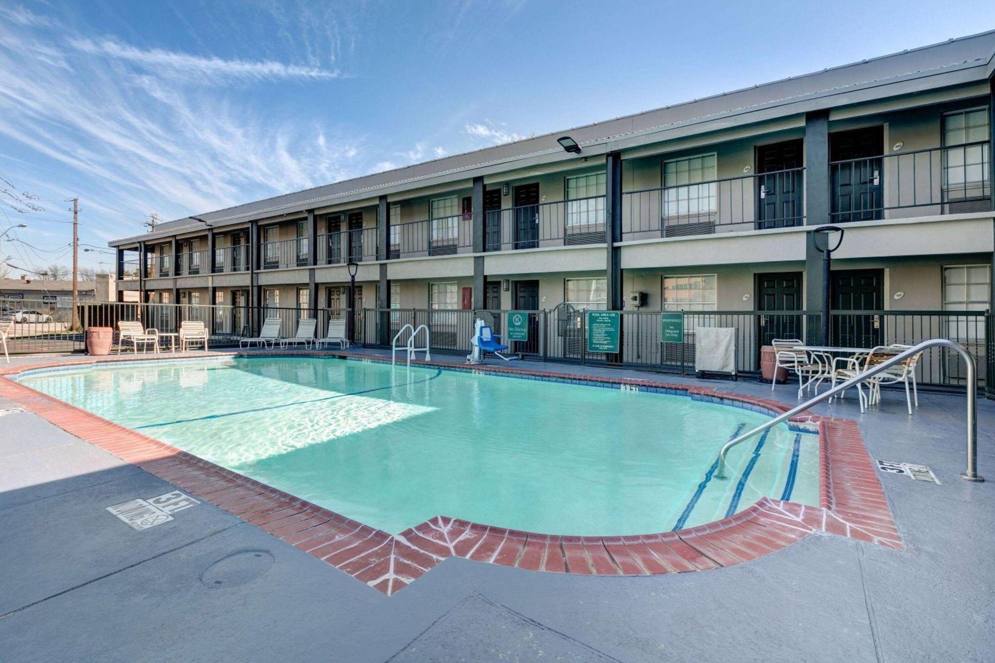 La Quinta Inn By Wyndham Dallas Uptown Exteriér fotografie