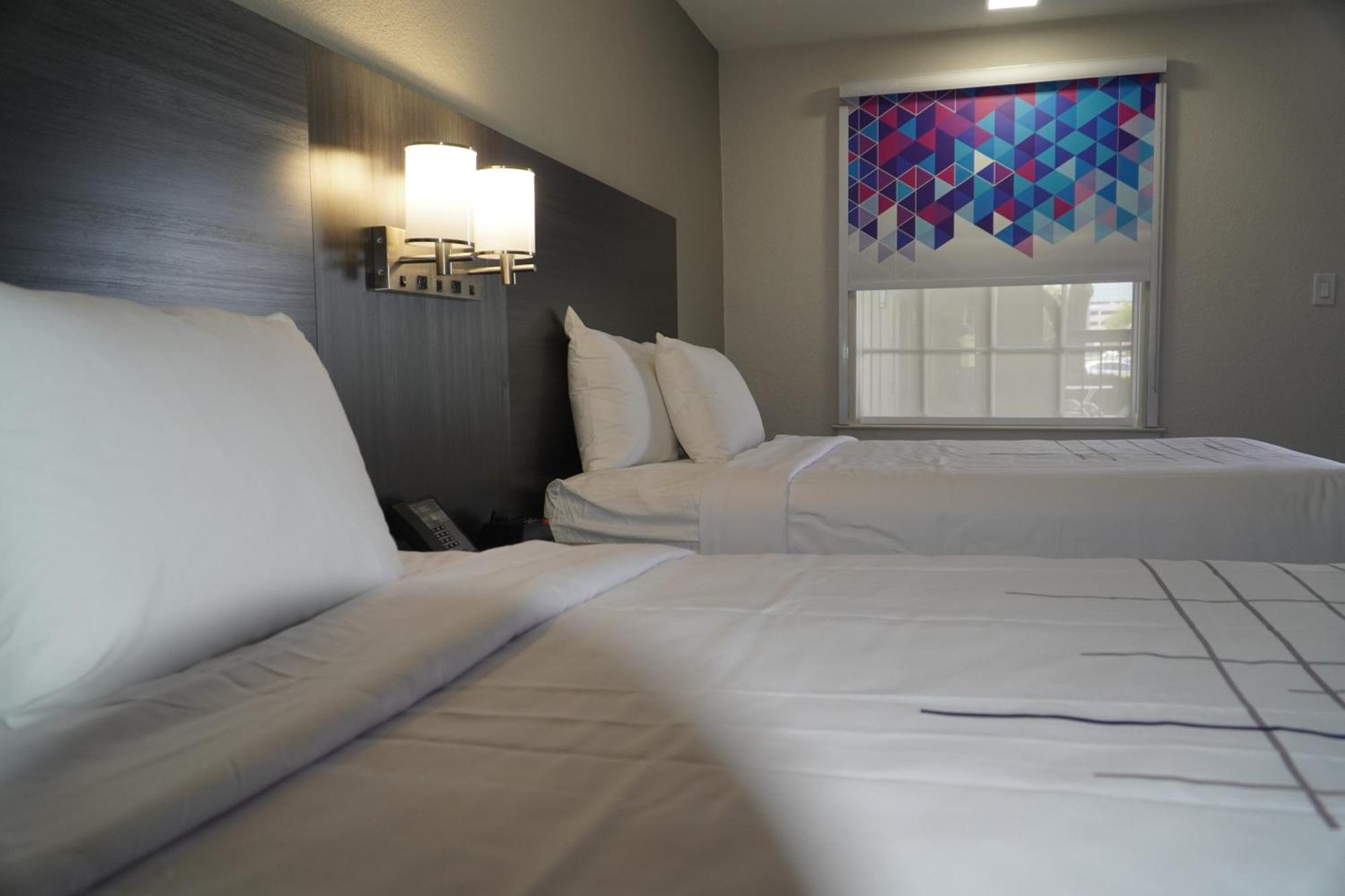 La Quinta Inn By Wyndham Dallas Uptown Exteriér fotografie